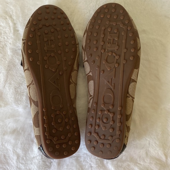 COACH Tan & Brown Signature Print Fortunata Driving Shoe/ Loafer Size 6.5 - Picture 9 of 9